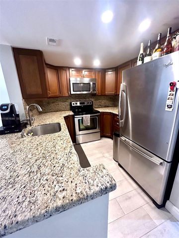 73 Deer Creek I 105, Deerfield Beach, FL 33442