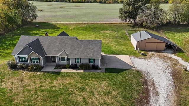 4165 Country Squire Road, Oak Grove, MO 64075