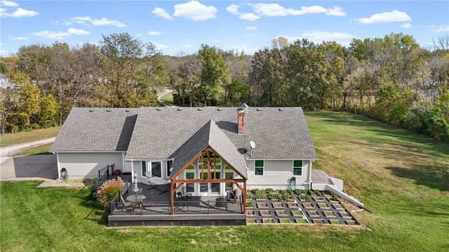 4165 Country Squire Road, Oak Grove, MO 64075