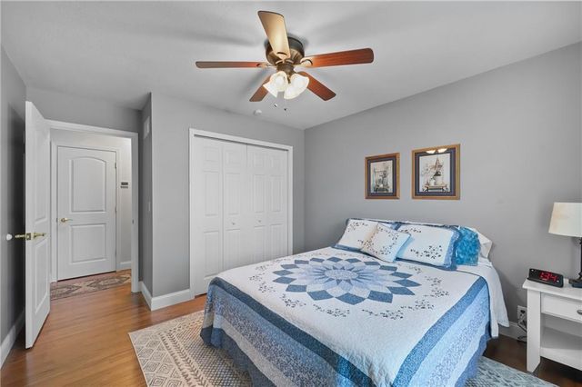 4165 Country Squire Road, Oak Grove, MO 64075