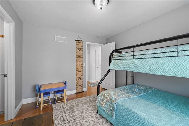 4165 Country Squire Road, Oak Grove, MO 64075