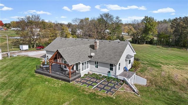 4165 Country Squire Road, Oak Grove, MO 64075