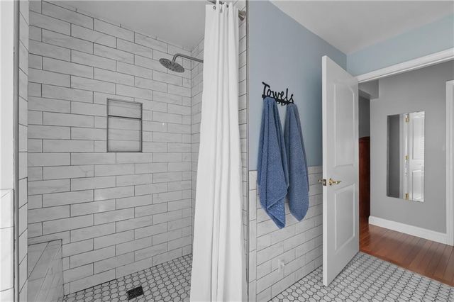 4165 Country Squire Road, Oak Grove, MO 64075