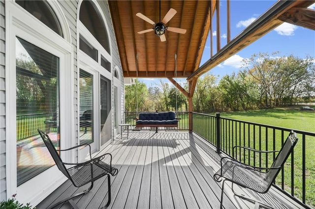 4165 Country Squire Road, Oak Grove, MO 64075