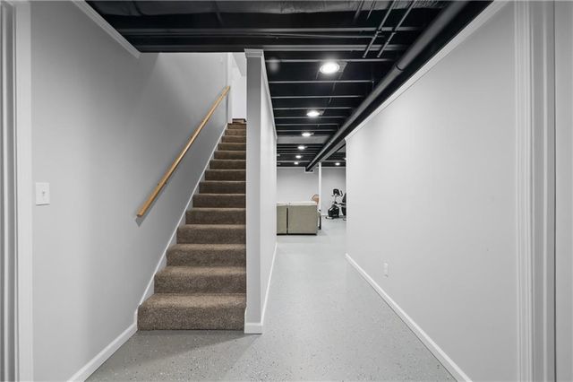 4165 Country Squire Road, Oak Grove, MO 64075