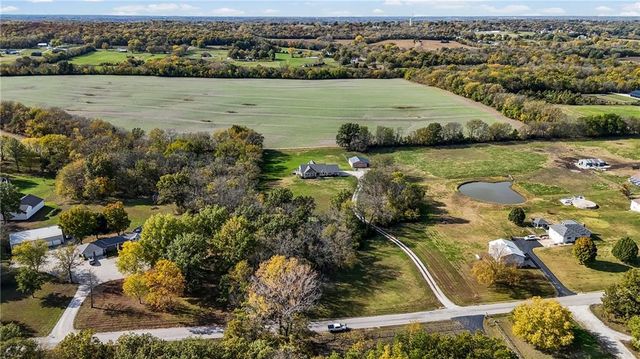 4165 Country Squire Road, Oak Grove, MO 64075