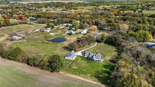 4165 Country Squire Road, Oak Grove, MO 64075
