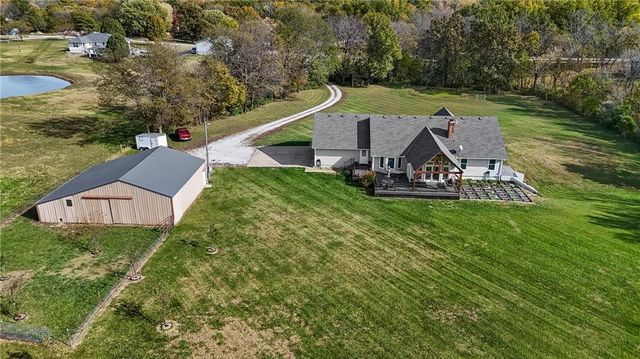 4165 Country Squire Road, Oak Grove, MO 64075