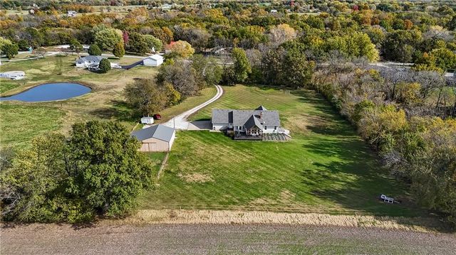 4165 Country Squire Road, Oak Grove, MO 64075