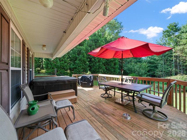 282 Sourwood Drive, Spruce Pine, NC 28777