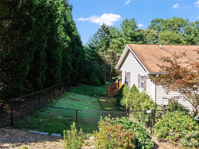 282 Sourwood Drive, Spruce Pine, NC 28777