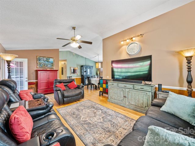 282 Sourwood Drive, Spruce Pine, NC 28777