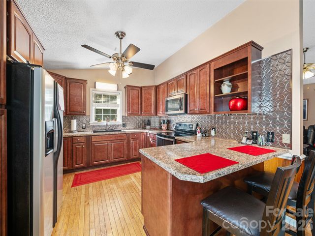 282 Sourwood Drive, Spruce Pine, NC 28777