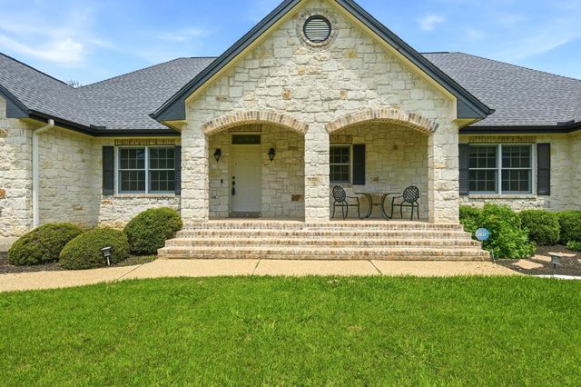 2000 Fountainwood DR, Georgetown, TX 78633