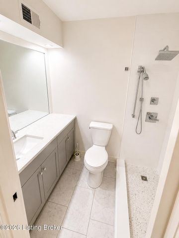 5800 Coach Gate Wynde APT 312, Louisville, KY 40207