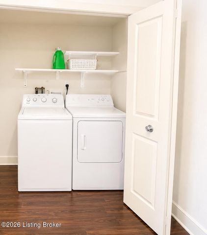 5800 Coach Gate Wynde APT 312, Louisville, KY 40207