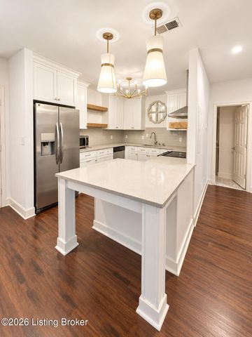 5800 Coach Gate Wynde APT 312, Louisville, KY 40207