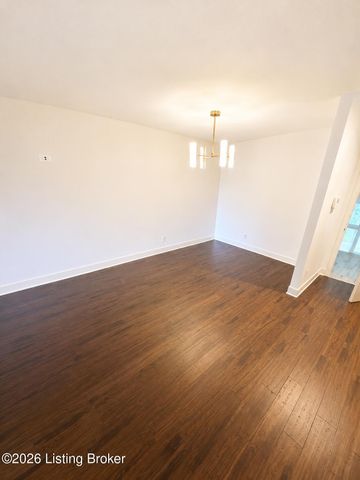 5800 Coach Gate Wynde APT 312, Louisville, KY 40207