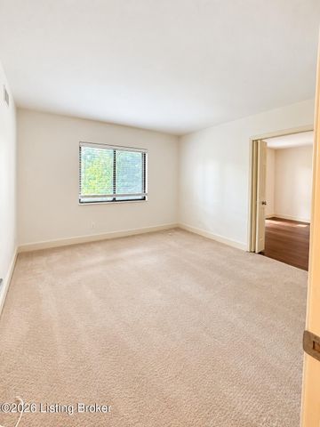 5800 Coach Gate Wynde APT 312, Louisville, KY 40207