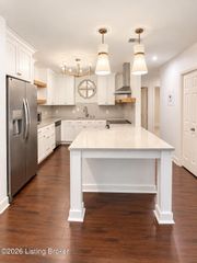 5800 Coach Gate Wynde APT 312, Louisville, KY 40207