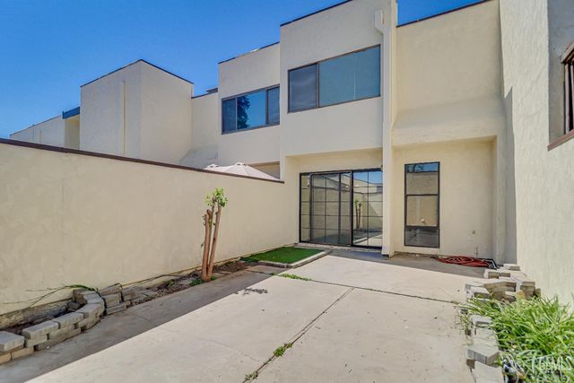 1317 Capricorn Court, Bakersfield, CA 93309