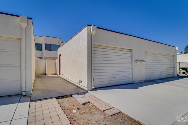 1317 Capricorn Court, Bakersfield, CA 93309