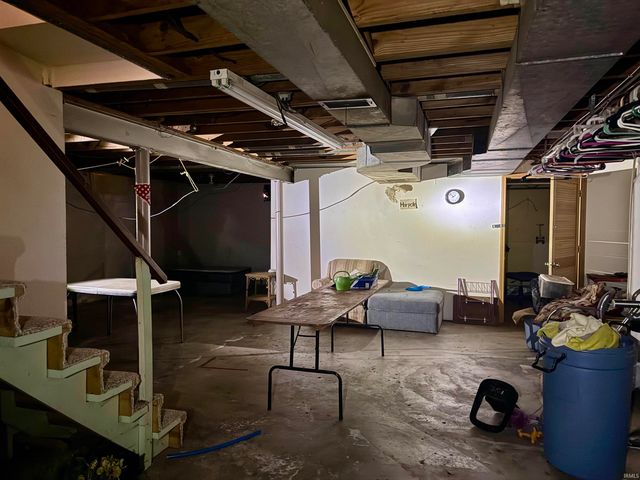 2051 John Street, Evansville, IN 47714