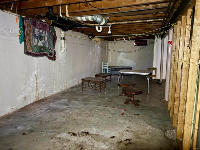 2051 John Street, Evansville, IN 47714