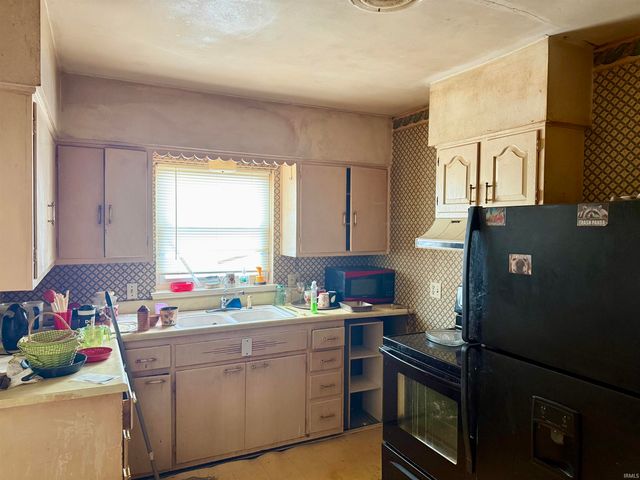 2051 John Street, Evansville, IN 47714