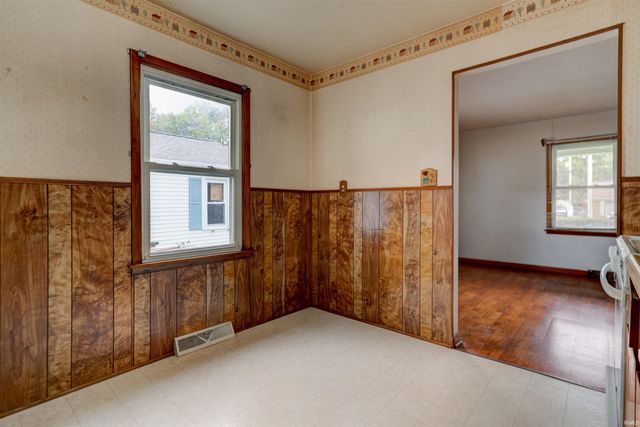 11 E Olmstead Avenue, Evansville, IN 47711