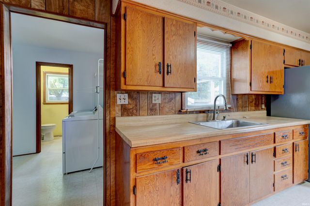 11 E Olmstead Avenue, Evansville, IN 47711