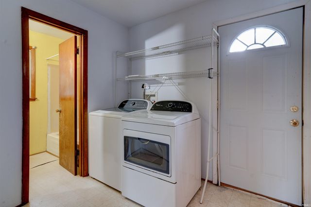 11 E Olmstead Avenue, Evansville, IN 47711