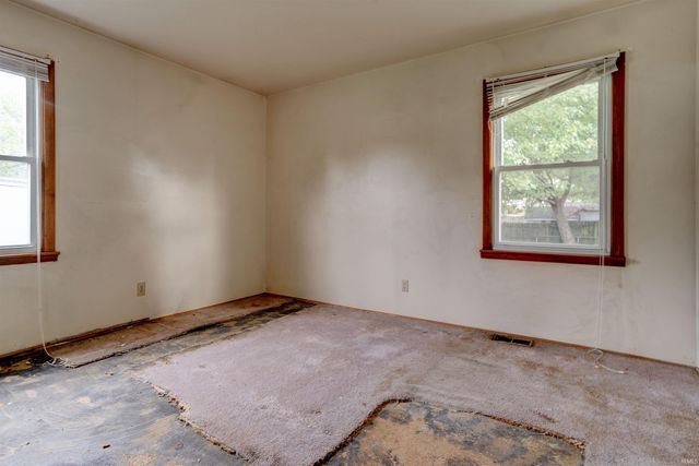 11 E Olmstead Avenue, Evansville, IN 47711