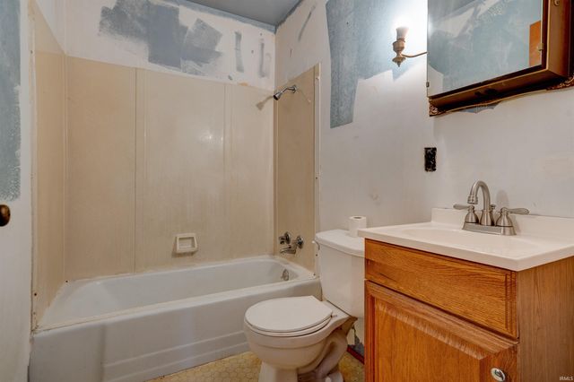 11 E Olmstead Avenue, Evansville, IN 47711