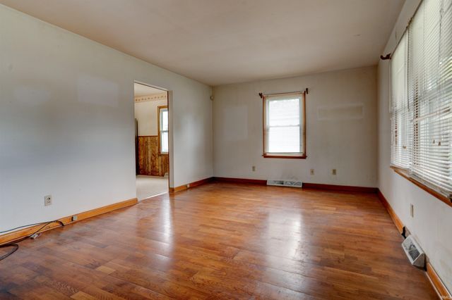 11 E Olmstead Avenue, Evansville, IN 47711