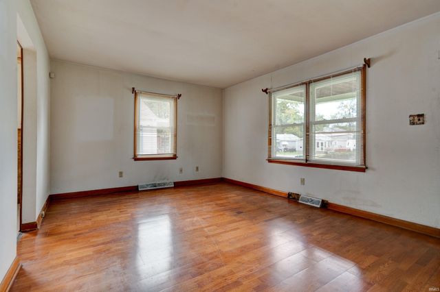 11 E Olmstead Avenue, Evansville, IN 47711