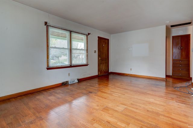 11 E Olmstead Avenue, Evansville, IN 47711