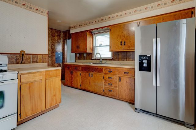 11 E Olmstead Avenue, Evansville, IN 47711