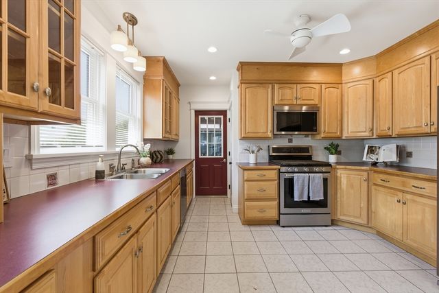 48-50 Amsden 50, Arlington, MA 02474