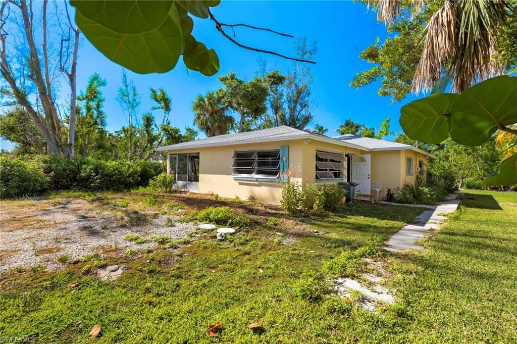837 Casa Ybel RD, Sanibel, FL 33957