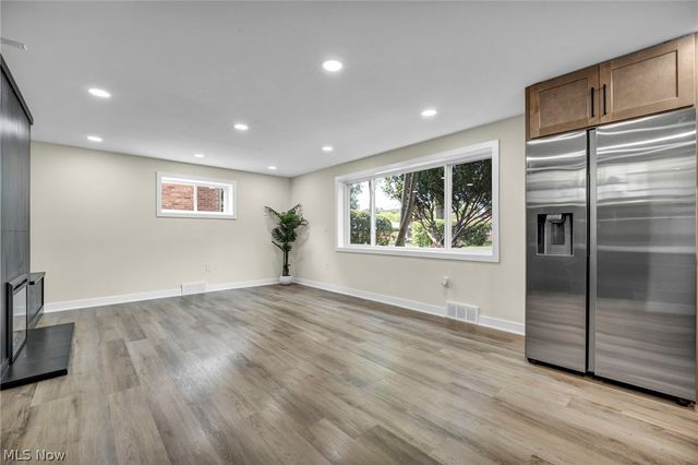 3705 Atherstone Road, Cleveland Heights, OH 44121