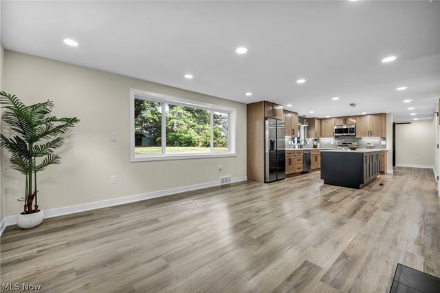 3705 Atherstone Road, Cleveland Heights, OH 44121
