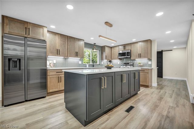 3705 Atherstone Road, Cleveland Heights, OH 44121