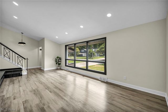 3705 Atherstone Road, Cleveland Heights, OH 44121