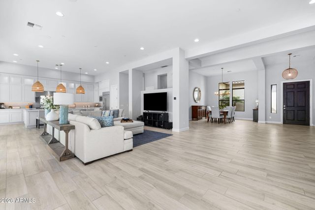 2537 E TURNBERRY Drive, Gilbert, AZ 85298