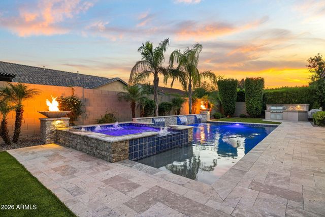 2537 E TURNBERRY Drive, Gilbert, AZ 85298