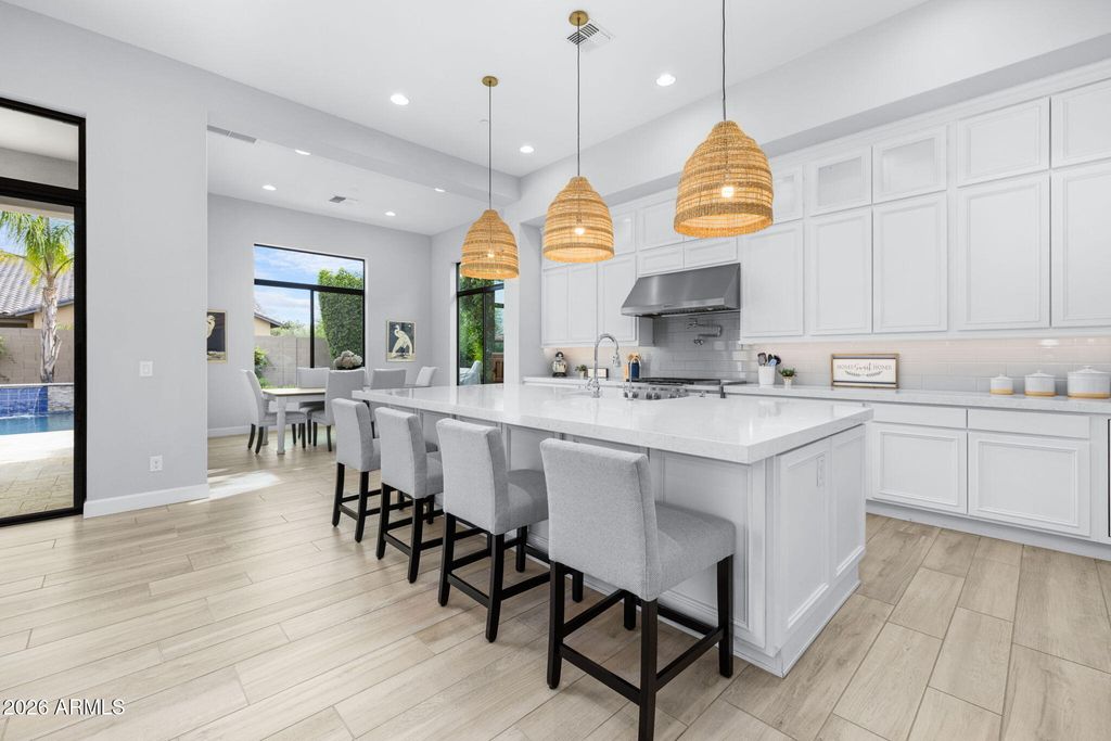 Image 20 of property listing at 2537 E TURNBERRY Drive, Gilbert, AZ 85298