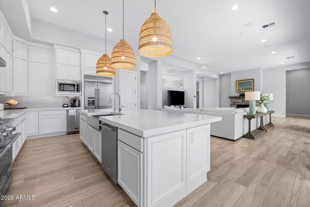 Image 22 of property listing at 2537 E TURNBERRY Drive, Gilbert, AZ 85298