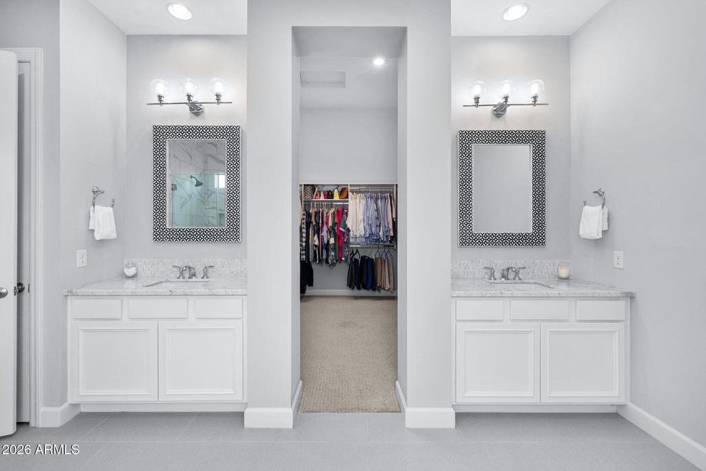 Image 28 of property listing at 2537 E TURNBERRY Drive, Gilbert, AZ 85298
