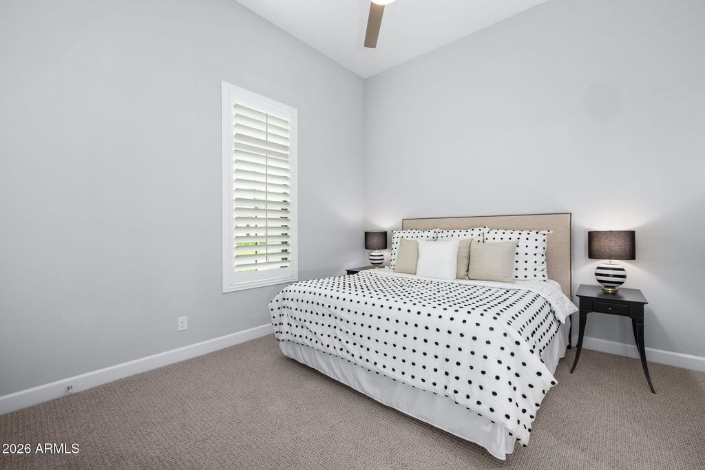 Image 32 of property listing at 2537 E TURNBERRY Drive, Gilbert, AZ 85298